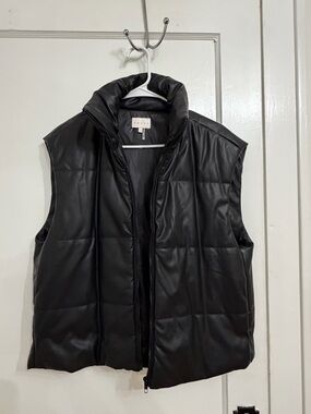 entro Black Quilted Faux Leather Puffer Vest - Men's